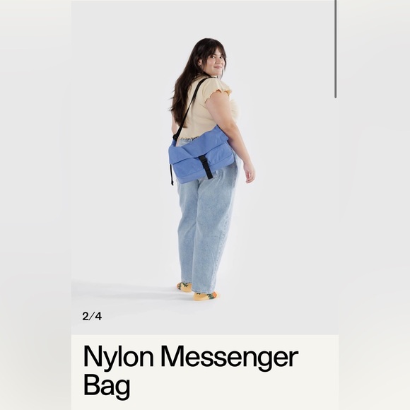 BAGGU Bay Laurel Sport Nylon Messenger Bag - Picture 7 of 8
